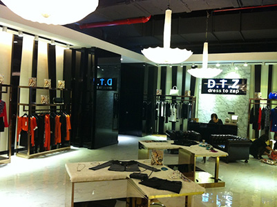 DITIZI�Ͼ���Ů�b���˵�